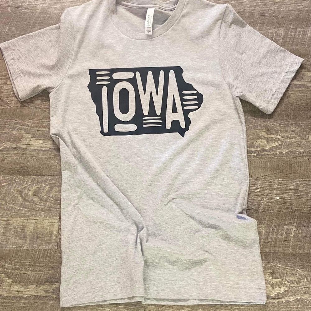 ‎Tribal Iowa Design T-shirt